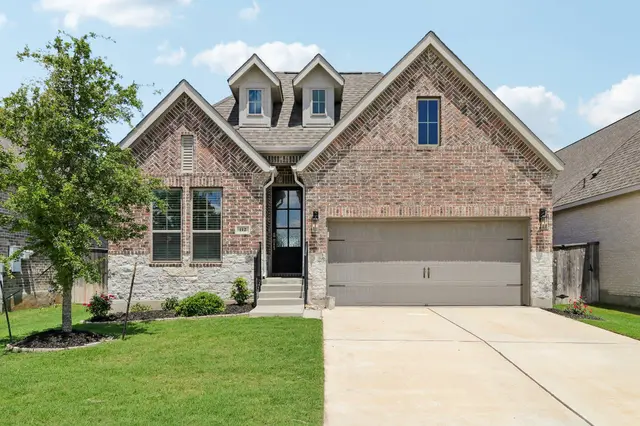 112 Chinaberry Bnd