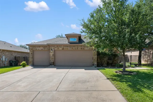 608 Algerita Dr