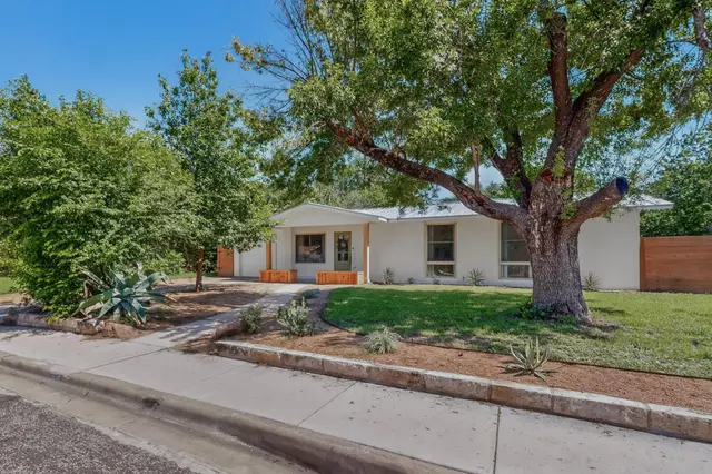 1308 BROADMOOR Dr