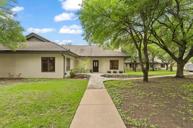 1927 Clubhouse Hill Dr #14