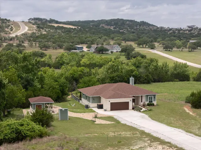 202 Falling Oak Dr
