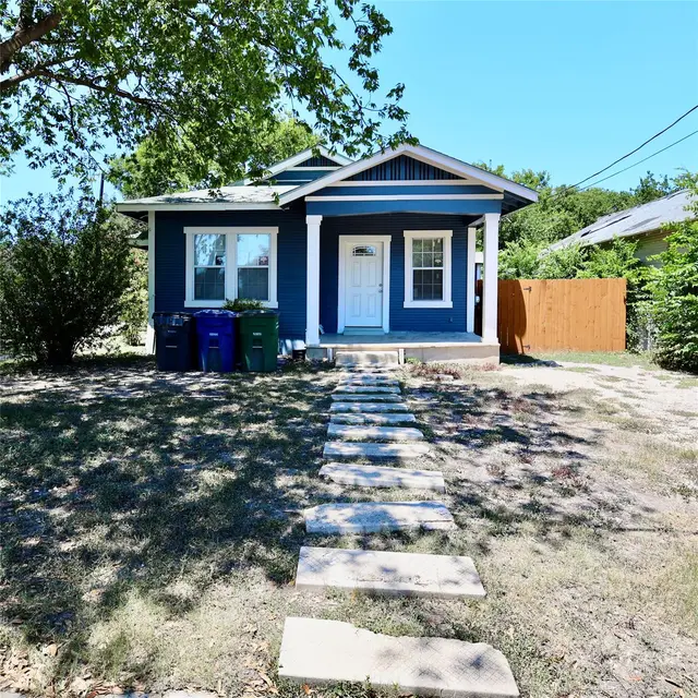 2323 W Salinas St