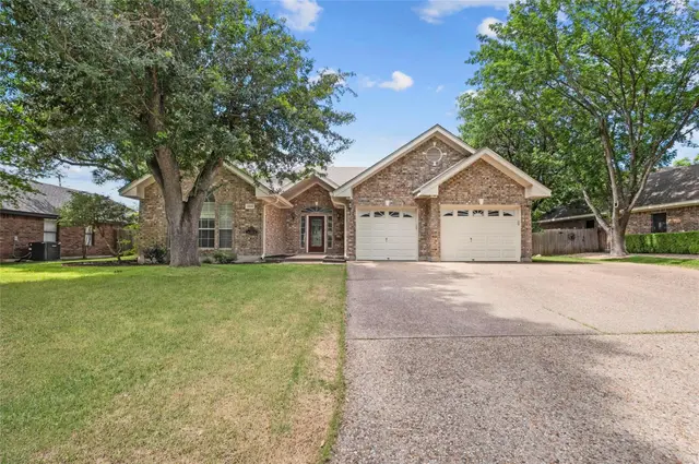 1906 Meadow Ridge Dr