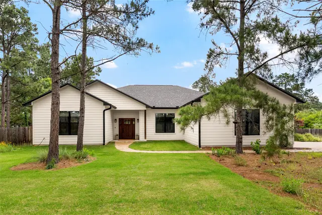 111 Green Grass Ln