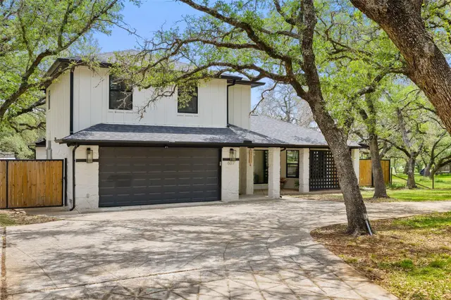 607 Liveoak Dr