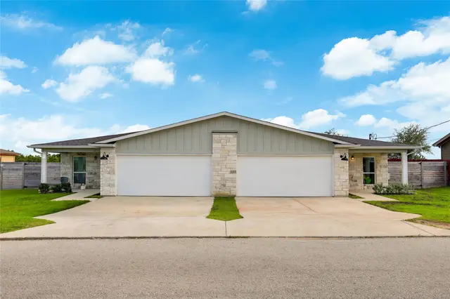 20109 Travis Dr