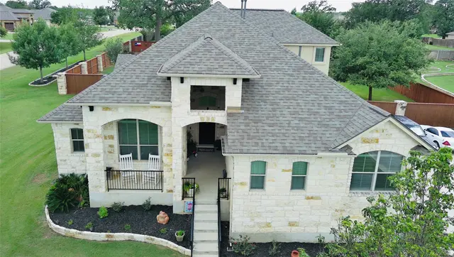 102 McCoy Cir