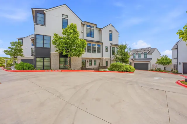 702 Ariana Ct