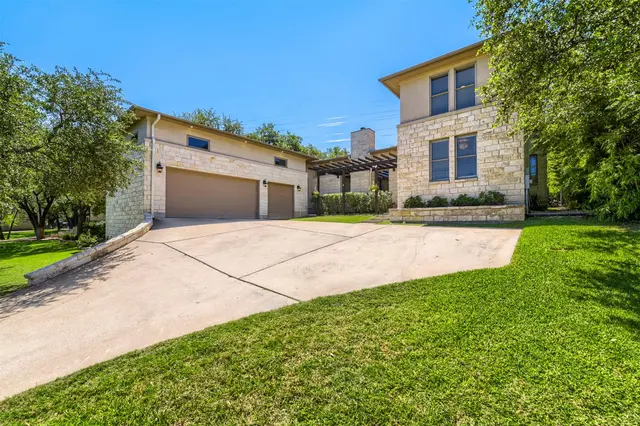 220 Clubhouse Dr