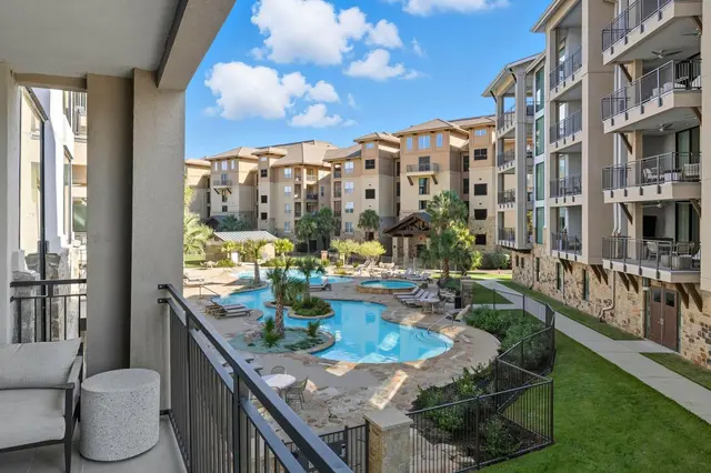 82 Island Dr #8202